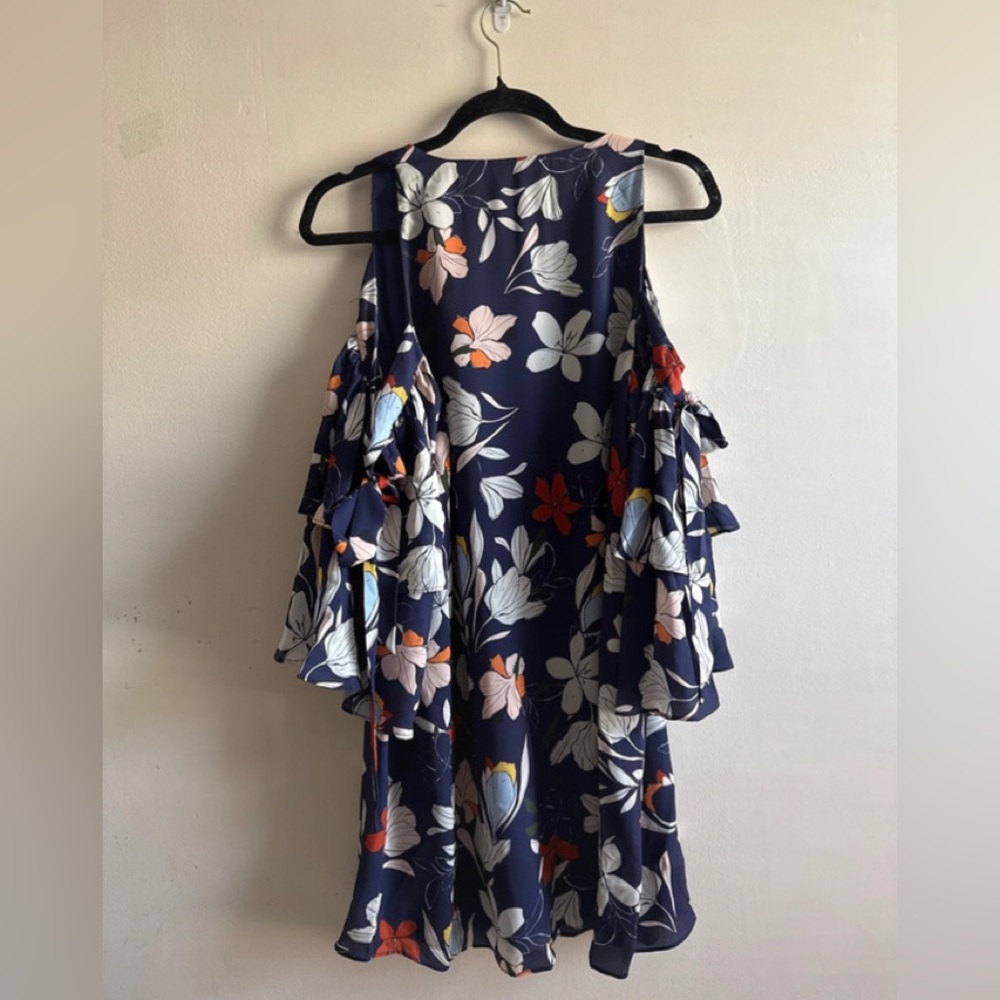 Parker Woman Moondance Floral V-Neck Cold Shoulder Ruffle Bell Sleeve Dress - Picture 7 of 7